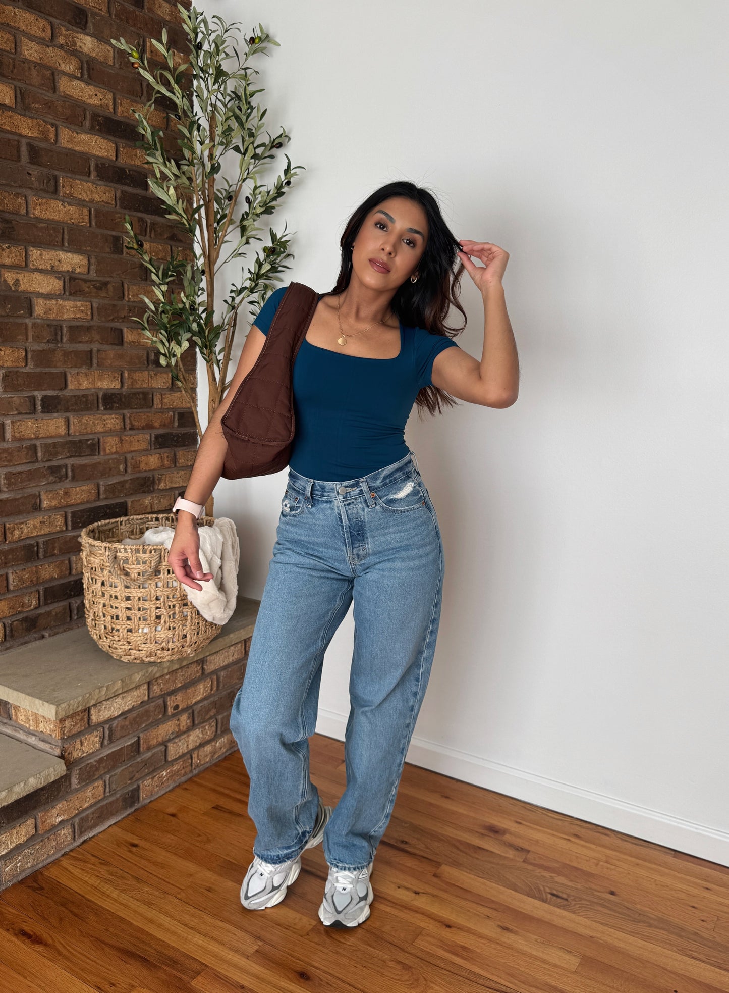 Mia Basic - Square neck (MULTIPLE COLORS)