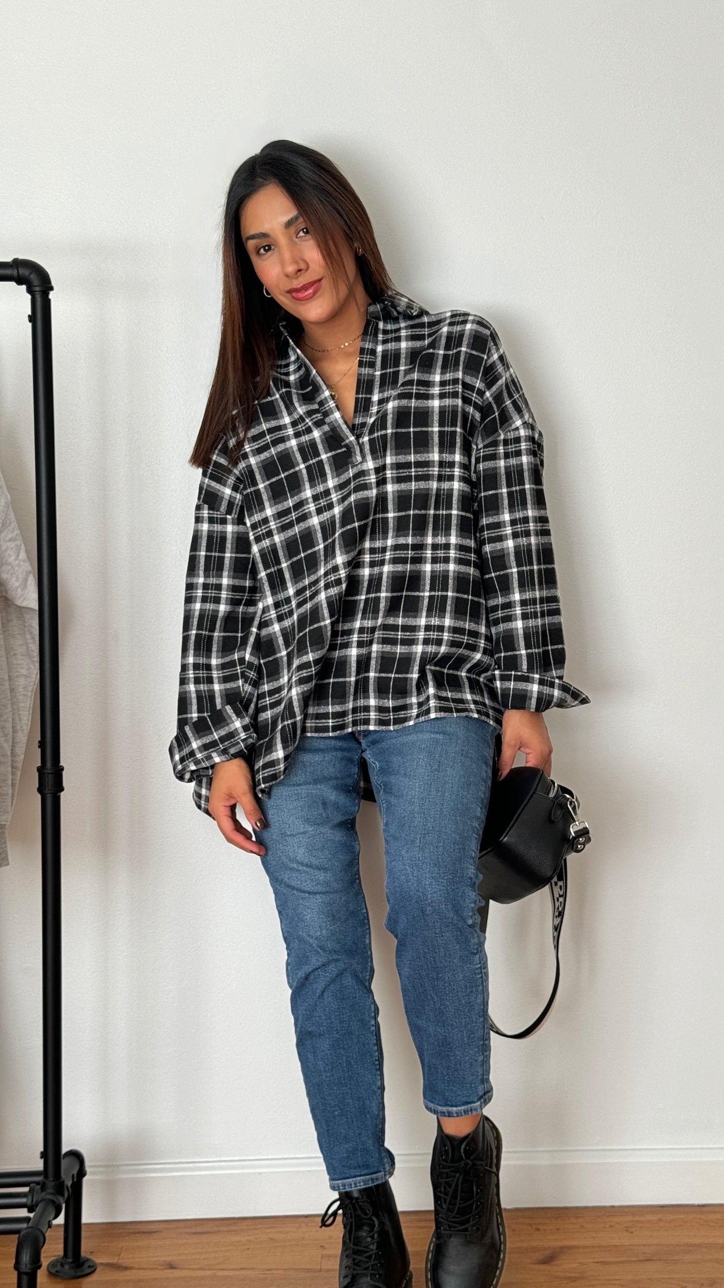 KAY SHIRT   (BLACK/WHITE)